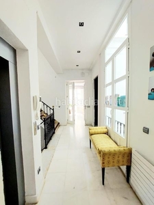 Casa con 6 habitaciones con ascensor, piscina y aire acondicionado en Sevilla
