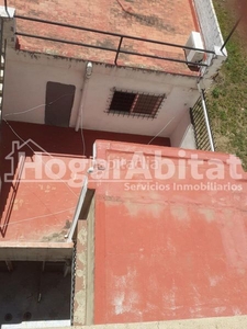 Casa de 2 alturas con 2 terrazas cerca del ayuntamiento en Albal