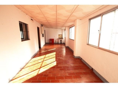 CASA DE 3 DORMITORIOS CON TERRAZA EN SAN JOSE DEL VALLE