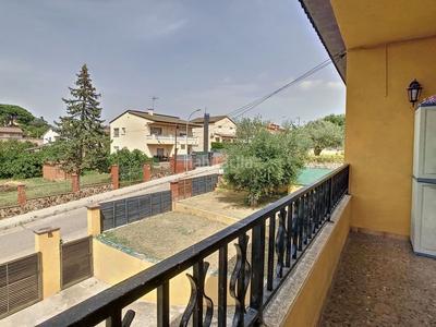 Casa en carrer del poeta josep carner 13 en venta fantástico chalet a 4 vientos con piscina, en la miranda - barcelona - en Lliçà de Vall