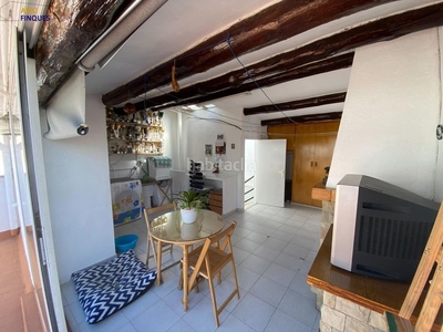Casa pareada con garaje + buhardilla + bodega + terrazas, lista para entrar a vivir directamente en Terrassa