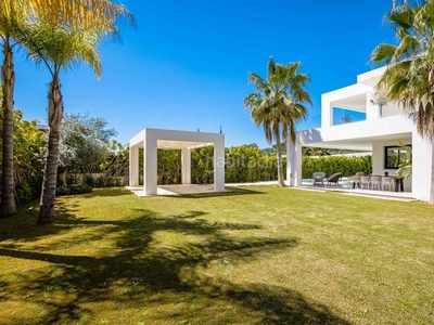 Casa villa en nueva andalucía a la venta en Los Naranjos Marbella