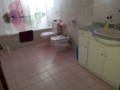 Casa vivienda de 7 dormitorios con apartamento individual y negocio para explotar , zona mas florit en Blanes