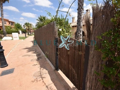 Chalet casa semi pareada en zona bella con piscina comunitaria detras. en Fuente Álamo de Murcia