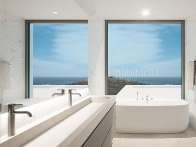 Chalet villa de lujo de 4 dormitorios, 3 baños y vistas al mar. bahía en Casares