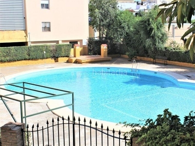 Piso amplio piso con piscina comunitaria en La Paz Alcalá de Guadaira