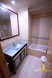 Piso con 2 habitaciones amueblado con ascensor, parking, calefacción y aire acondicionado en Torrejón de Ardoz