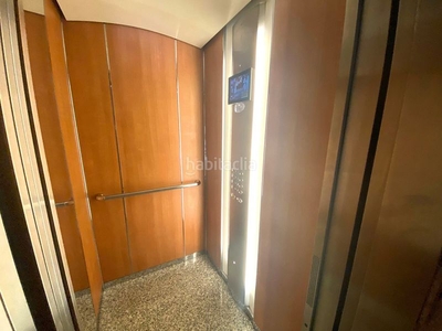 Piso con 4 habitaciones con ascensor y aire acondicionado en Valencia