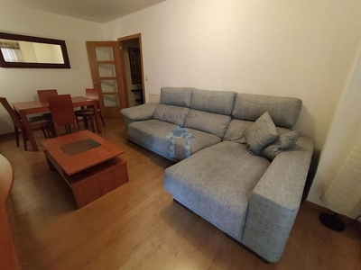 Piso en alquiler en Castrelos - Sardoma de 3 habitaciones con muebles y calefacción