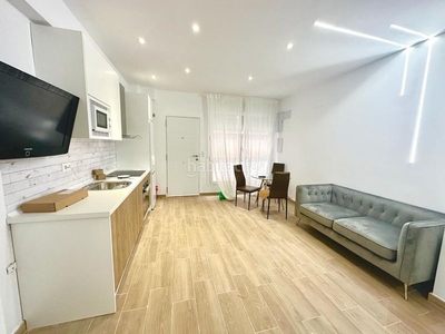 Piso en nuestra señora de los clarines piso en venta en miraflores de los ángeles, 1 dormitorio. en Málaga