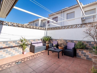 Venta Casa adosada Armilla. 132 m²