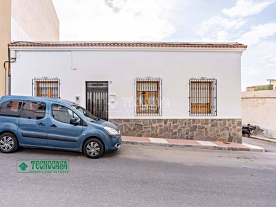 Venta Casa adosada en C. Padre Rubio 54 Dalías. Con terraza 120 m²