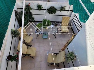 Venta Casa adosada en Calle Alamos Lucena. Buen estado plaza de aparcamiento con balcón calefacción individual 160 m²