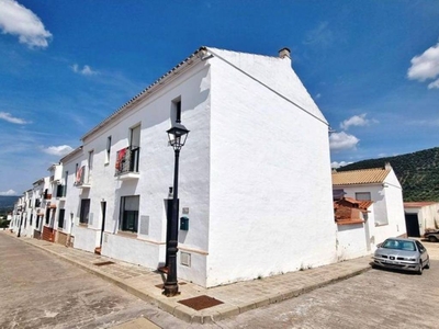 Venta Casa adosada en Calle Olivo 34 a Cañaveral de León. Buen estado 147 m²