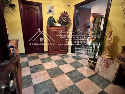 Venta Casa adosada en Calle Rute Lucena. Buen estado plaza de aparcamiento con balcón 125 m²