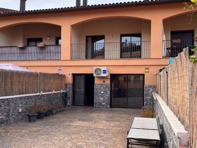 Venta Casa adosada en Carrer de Lleó 9 Olivella. Buen estado plaza de aparcamiento con terraza calefacción individual 190 m²