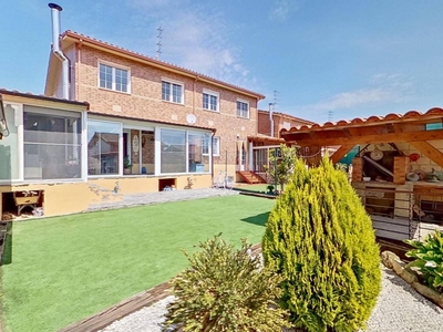 Venta Casa adosada en Chacoli 15 Miranda de Ebro. Con terraza 160 m²