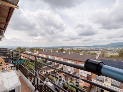 Venta Casa adosada en Havana De L' Caldes de Montbui. Con terraza 182 m²