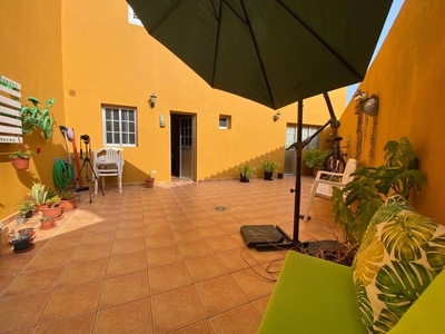 Venta Casa adosada en Los Nogales Moya (Las Palmas). Con terraza 155 m²
