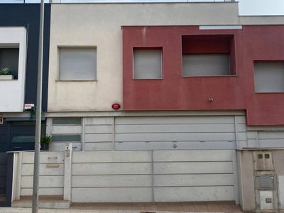 Venta Casa adosada en Pare Guasch Santa Margarida i Els Monjos. Con terraza 250 m²