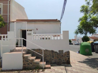 Venta Casa adosada Torrevieja. Con terraza 80 m²