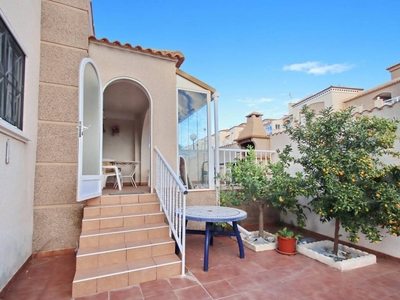 Venta Casa adosada Torrevieja. Con terraza 82 m²