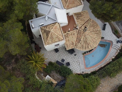 Venta Casa unifamiliar Callosa d'en Sarrià. Buen estado con terraza 215 m²