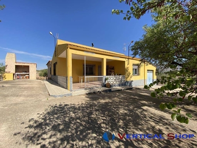 Venta Casa unifamiliar Caudete. 245 m²