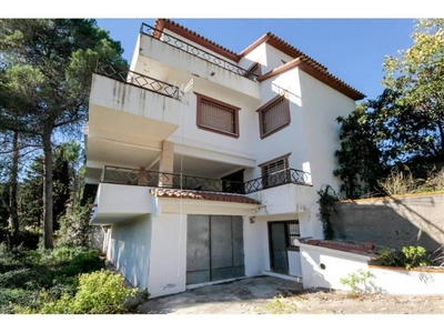 Venta Casa unifamiliar Corbera de Llobregat. A reformar con terraza 409 m²