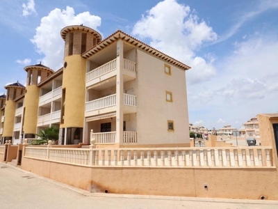 Venta Casa unifamiliar en Avinguda de Torrevieja-Montezenia 33 Orihuela. Con terraza 72 m²