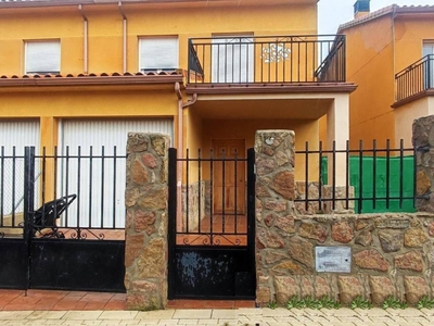 Venta Casa unifamiliar en Calle Cabeza de la Parra El Tiemblo. Buen estado con terraza 138 m²