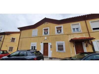 Venta Casa unifamiliar en Calle Carabela Avilés. A reformar 120 m²