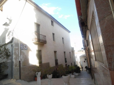 Venta Casa unifamiliar en Calle de Sant Jordi 6 Banyeres de Mariola. A reformar con balcón 624 m²