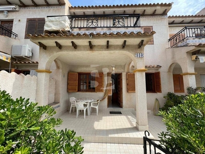 Venta Casa unifamiliar en Calle Talia Torrevieja. Con terraza 60 m²