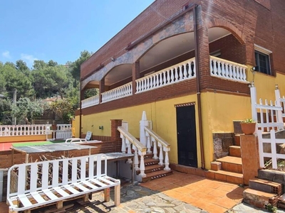 Venta Casa unifamiliar en Coma Grossa Castellar del Vallès. Con terraza 222 m²