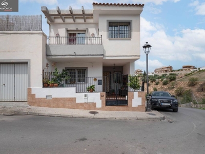 Venta Casa unifamiliar en Fuente Ciruelo Cogollos de La Vega. Con terraza 136 m²