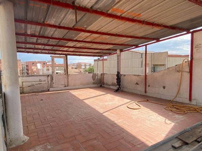 Venta Casa unifamiliar en Garrotxa Sabadell. A reformar plaza de aparcamiento 318 m²