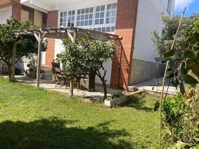Venta Casa unifamiliar en Rubens Pineda de Mar. Con terraza 130 m²