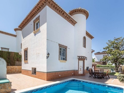 Venta Casa unifamiliar La Zubia. Con terraza 223 m²