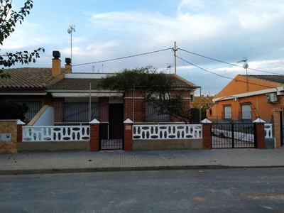 Venta Casa unifamiliar Los Alcázares. Con terraza 110 m²