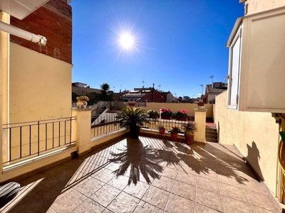 Venta Casa unifamiliar Sabadell. Con terraza 263 m²