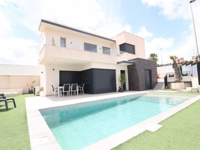 Venta Casa unifamiliar San Miguel de Salinas. Con terraza 180 m²