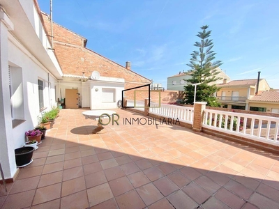 Venta Casa unifamiliar Santa Margarida i Els Monjos. Con terraza 449 m²