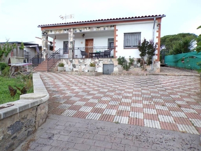 Venta Casa unifamiliar Sils. Buen estado con terraza 105 m²