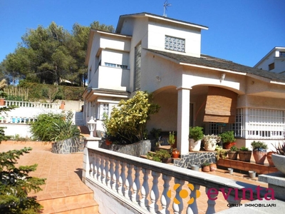 Venta Casa unifamiliar Vallirana. Con terraza 274 m²