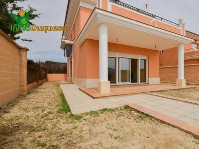 Venta Casa unifamiliar Villa de Otura. Con terraza 140 m²