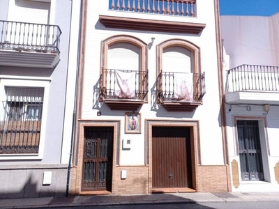 Venta Chalet en Calle Arnau Isla Cristina. Buen estado con balcón 130 m²