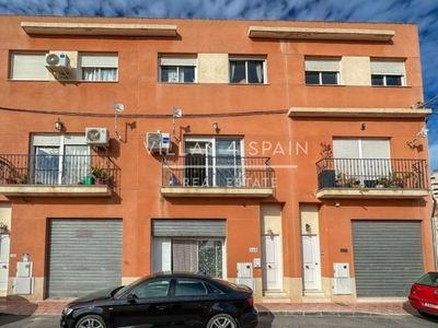 Venta Chalet en Calle Mayor El Fondó de les Neus - Hondón de las Nieves. Buen estado 180 m²