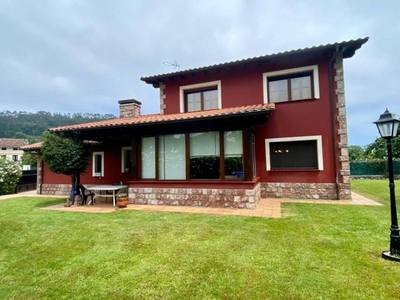 Venta Chalet Llanes. 160 m²