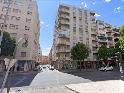Venta de piso en Centro - Cuenca de 5 habitaciones con terraza y garaje